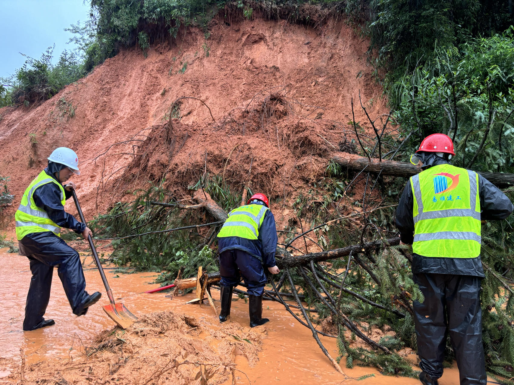 易順建工“汛”速出擊，響應搶險救災