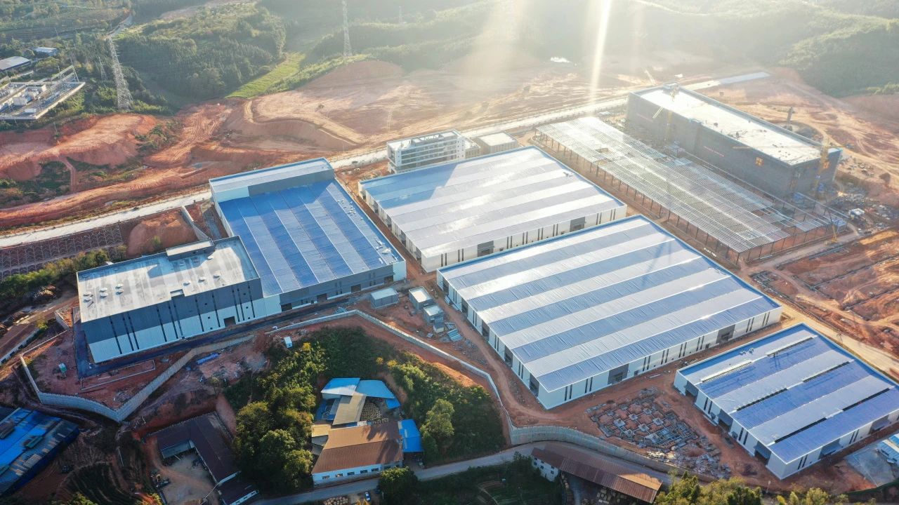 【爭優(yōu) 爭先 爭效】 縣長吳英杰親赴一線，助力三和循環(huán)經(jīng)濟(jì)產(chǎn)業(yè)園標(biāo)準(zhǔn)化廠房建設(shè)項(xiàng)目破難前行